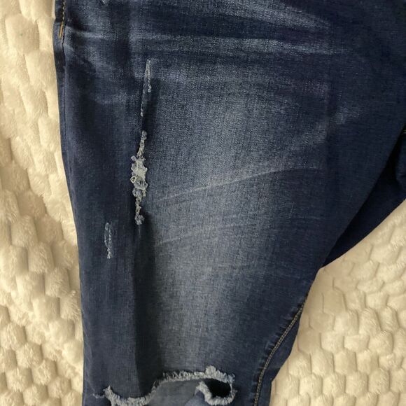 Women’s Plus SZ 21 Dark Wash Mid Rise Distressed Slim Straight Jeans Stretch - Picture 5 of 14